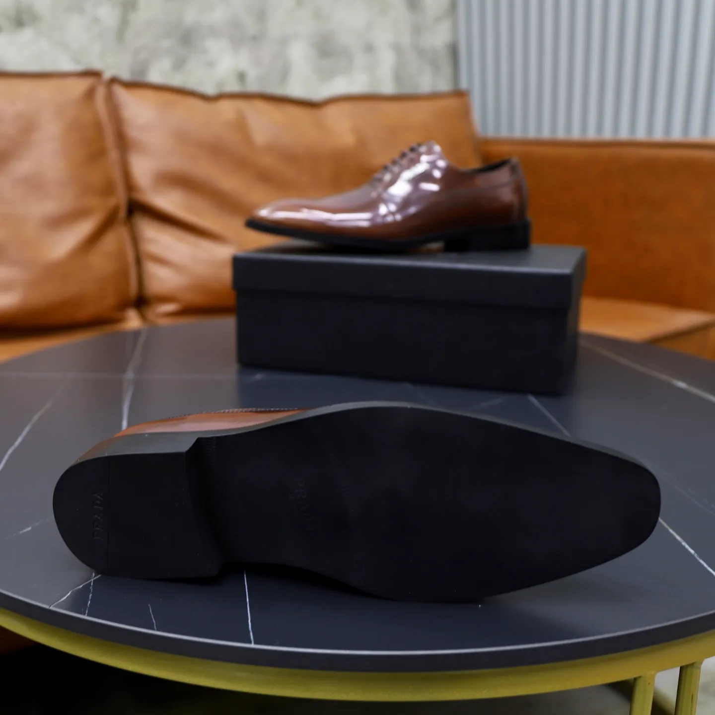 Ex-factory price: 540💰🙅‍♂️🙅‍♂️🙅‍♂️ Brand: PRADA Standard code: Men's code 38-44 (45 can be customized) Grade: Same style as the official website Original order quality Material: Original cowhide surface Comfortable cowhide lining Original outsole Style category: Men's fashionable casual leather shoes Distinguished big-name luxury elements Top luxury Color: actual picture color